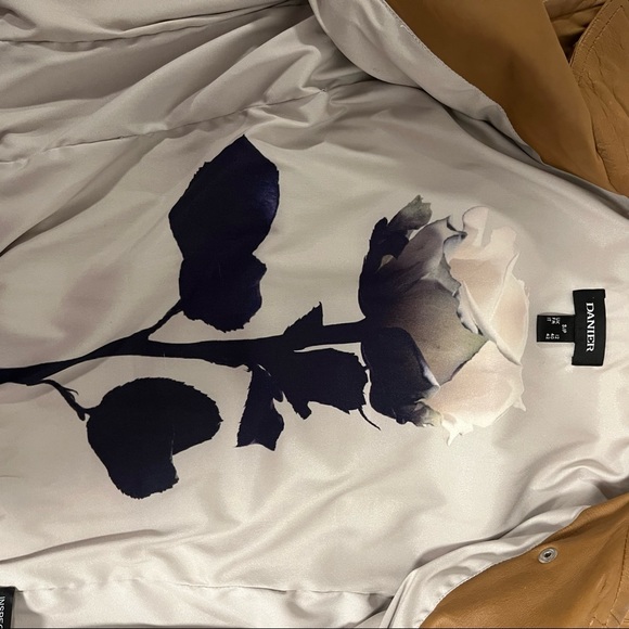 Danier moto jacket tan size small - Picture 9 of 9